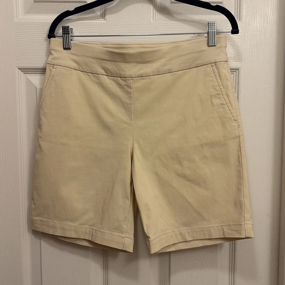 Talbots 6 Petite elastic waist Khaki pull on shorts with pockets